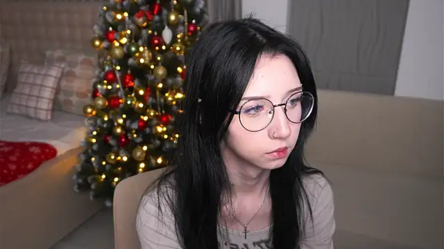 DeliaLoma online show from January 10, 2026, 5:42 am