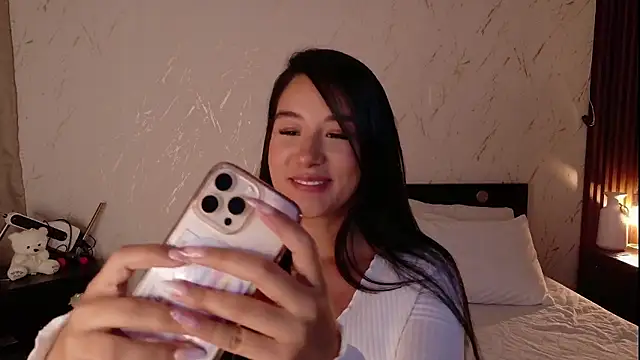 Alannadumont  online show from January 10, 2026, 7:15 pm