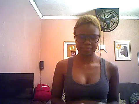 Snapshot of QUEENSasha27 chatting on January 8, 2026, 9:44 am QUEENSasha27 online show from January 8, 2026, 9:44 am