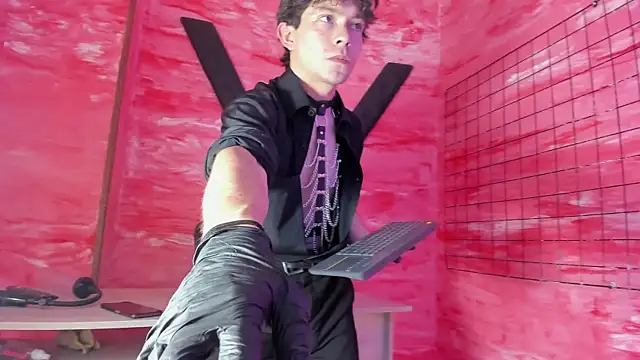 Eliot X online show from December 21, 2025, 6:37 pm