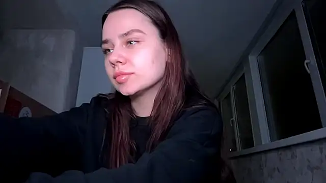 Snapshot of MiloyNoir chatting on January 8, 2026, 5:48 pm MiloyNoir online show from January 8, 2026, 5:48 pm