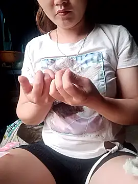 Snapshot of yula-bi chatting on April 20, 2026, 11:06 pm yula-bi online show from April 20, 2026, 11:06 pm