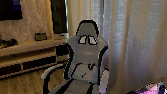 Snapshot of Eddy_Blare chatting on January 14, 2026, 12:55 pm Eddy Blare online show from January 14, 2026, 12:55 pm