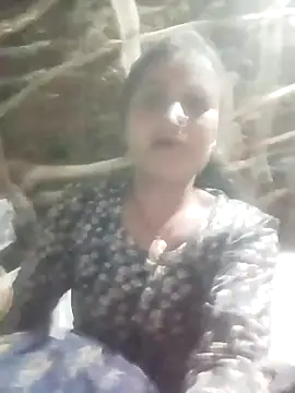 Snapshot of Cuty_priti chatting on April 19, 2026, 5:23 pm Cuty priti online show from April 19, 2026, 5:23 pm