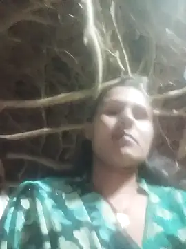 Snapshot of Cuty_priti chatting on May 13, 2026, 4:48 pm Cuty priti online show from May 13, 2026, 4:48 pm