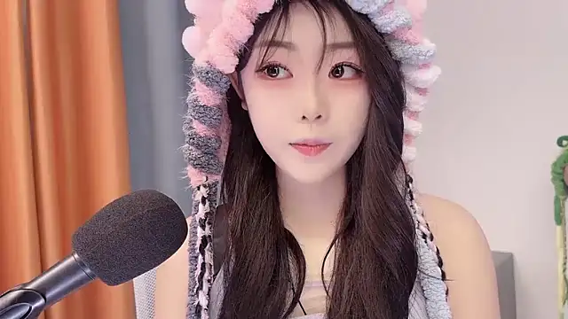 smalldaisy online show from February 6, 2026, 2:16 am