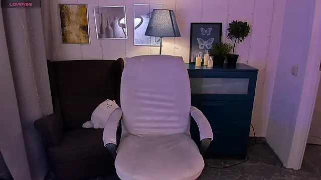 Snapshot of SarahShelby chatting on February 19, 2026, 6:31 am SarahShelby online show from February 19, 2026, 6:31 am