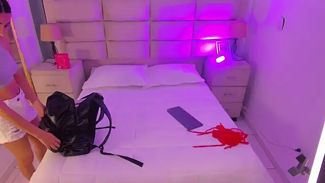 ManuelaEvans  online show from February 21, 2026, 8:54 pm