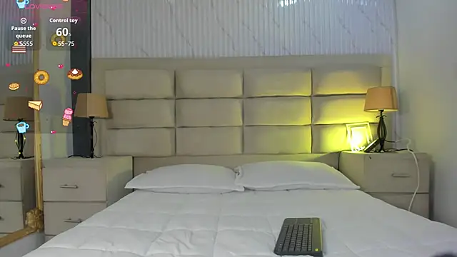 ManuelaEvans  online show from February 23, 2026, 9:34 pm