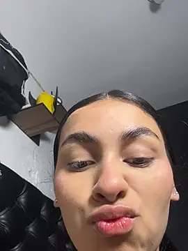 ManuelaEvans  online show from March 17, 2026, 9:29 pm