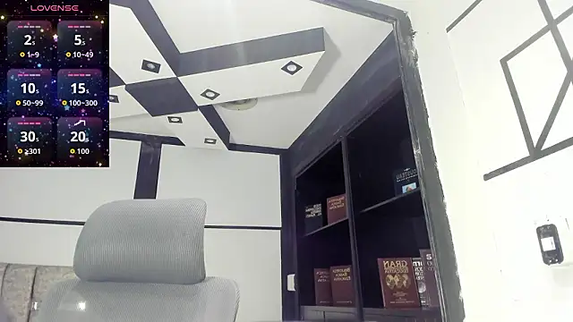 AmbarBrownn  online show from March 9, 2026, 8:13 pm