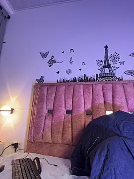 Violetta Moretti online show from March 4, 2026, 1:44 am