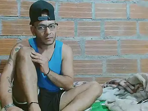 Snapshot of Alphamaster_92 chatting on February 3, 2026, 12:31 am Alphamaster 92 online show from February 3, 2026, 12:31 am