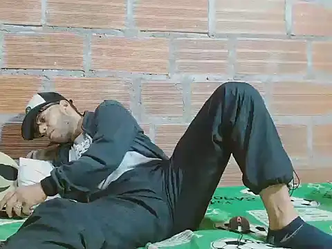 Snapshot of Alphamaster_92 chatting on February 7, 2026, 3:43 am Alphamaster 92 online show from February 7, 2026, 3:43 am