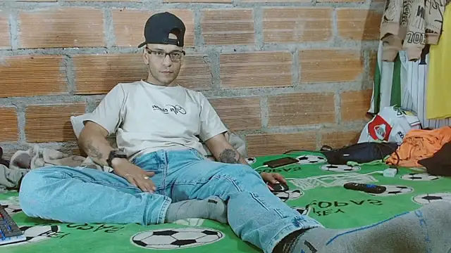 Snapshot of Alphamaster_92 chatting on February 22, 2026, 3:29 am Alphamaster 92 online show from February 22, 2026, 3:29 am