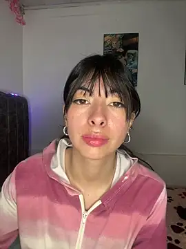 junorise23 online show from February 10, 2026, 4:49 am