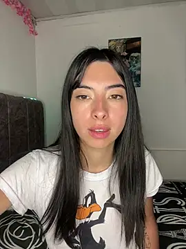 junorise23 online show from March 3, 2026, 4:40 am