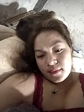 Snapshot of Lucky_cutee chatting on December 21, 2025, 6:04 pm Lucky cutee online show from December 21, 2025, 6:04 pm