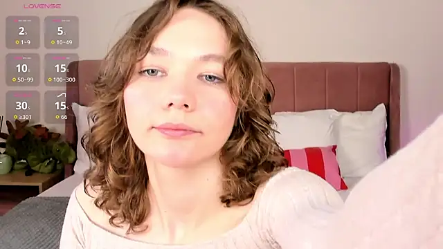 Snapshot of NovaEva_ chatting on April 26, 2026, 12:08 am NovaEva online show from April 26, 2026, 12:08 am