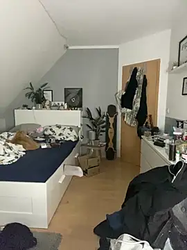 EmmiPemmi online show from February 6, 2026, 6:33 pm