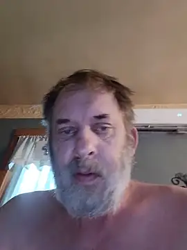 FragrantToe529 online show from May 18, 2026, 1:06 pm