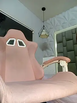 Snapshot of saack_z chatting on February 22, 2026, 5:19 am saack z online show from February 22, 2026, 5:19 am