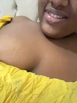 amorasecy online show from April 10, 2026, 8:57 pm