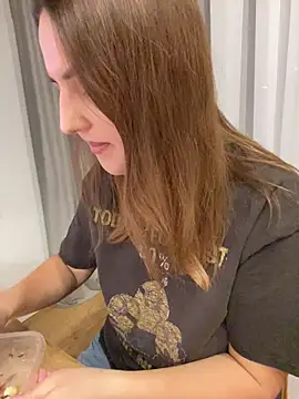 AliceAlicee online show from January 13, 2026, 4:12 pm