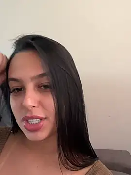 jujuarantes  2026 online show from April 22, 2026, 3:02 pm