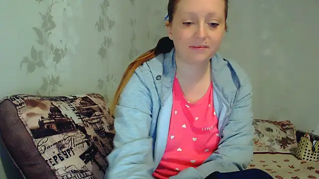 Snapshot of CrystallAngel chatting on February 13, 2026, 5:09 pm CrystallAngel online show from February 13, 2026, 5:09 pm