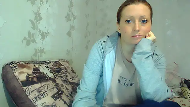 Snapshot of CrystallAngel chatting on February 15, 2026, 2:25 pm CrystallAngel online show from February 15, 2026, 2:25 pm