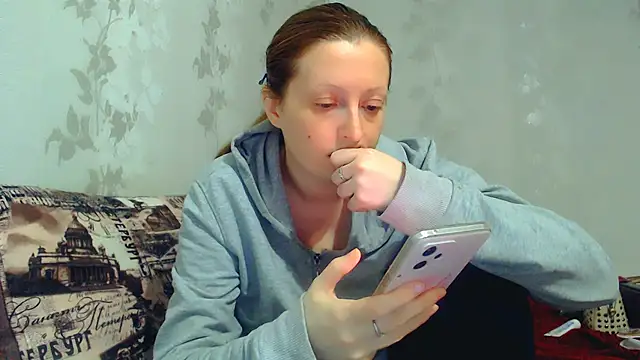 Snapshot of CrystallAngel chatting on February 17, 2026, 3:40 pm CrystallAngel online show from February 17, 2026, 3:40 pm