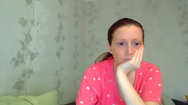 Snapshot of CrystallAngel chatting on March 18, 2026, 1:47 pm CrystallAngel online show from March 18, 2026, 1:47 pm