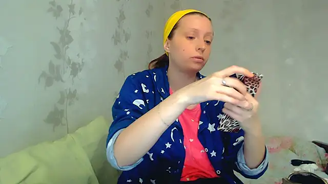 Snapshot of CrystallAngel chatting on March 19, 2026, 2:21 pm CrystallAngel online show from March 19, 2026, 2:21 pm