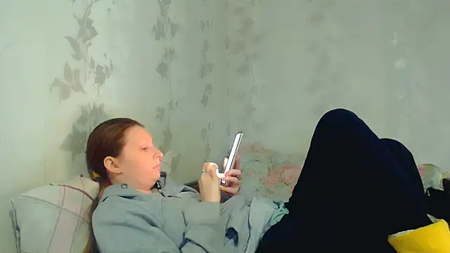 Snapshot of CrystallAngel chatting on March 21, 2026, 3:04 pm CrystallAngel online show from March 21, 2026, 3:04 pm