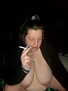 Snapshot of tigresse3 chatting on January 7, 2026, 10:45 pm tigresse3 online show from January 7, 2026, 10:45 pm