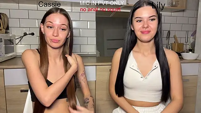 Snapshot of girls_secrets chatting on January 8, 2026, 5:37 pm girls secrets online show from January 8, 2026, 5:37 pm