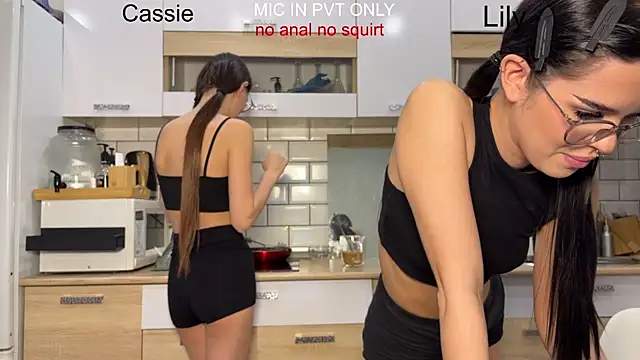 Snapshot of girls_secrets chatting on January 12, 2026, 5:18 pm girls secrets online show from January 12, 2026, 5:18 pm