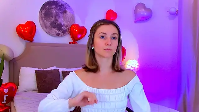 EmeraldGlow online show from February 13, 2026, 2:46 pm