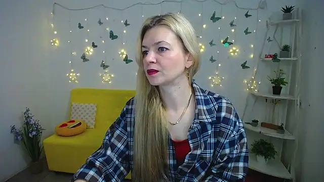 MelissaTyler online show from April 15, 2026, 5:14 am