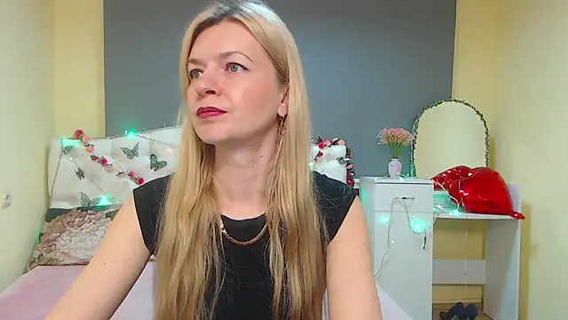 Snapshot of MelissaTyler chatting on April 18, 2026, 5:33 am MelissaTyler online show from April 18, 2026, 5:33 am