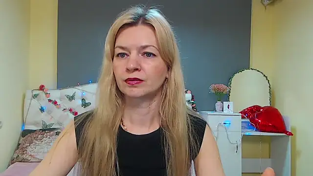 Snapshot of MelissaTyler chatting on April 19, 2026, 5:18 am MelissaTyler online show from April 19, 2026, 5:18 am