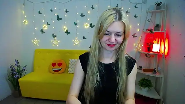 Snapshot of MelissaTyler chatting on April 24, 2026, 11:23 am MelissaTyler online show from April 24, 2026, 11:23 am