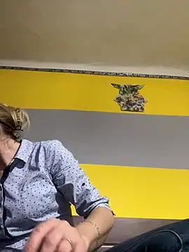 SexyMamiVee online show from March 24, 2026, 4:45 pm