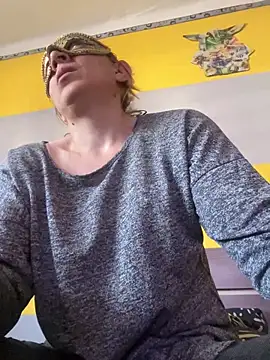 SexyMamiVee online show from April 7, 2026, 3:01 pm