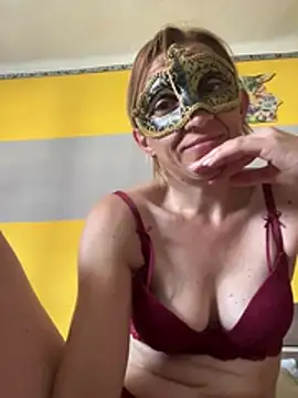 SexyMamiVee online show from July 1, 2026, 3:01 pm