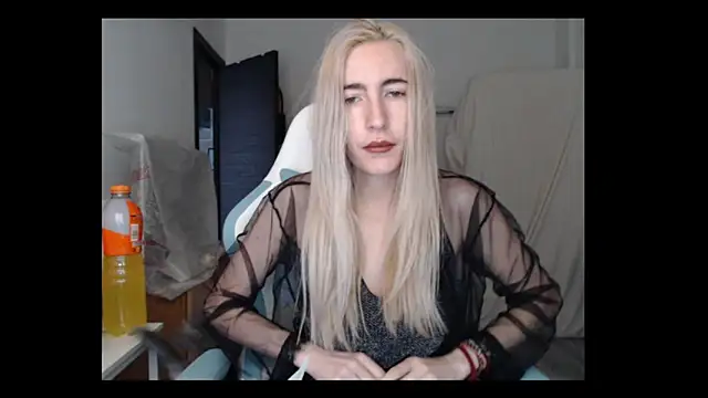 BarbieBlondieGirl online show from March 6, 2026, 4:58 pm