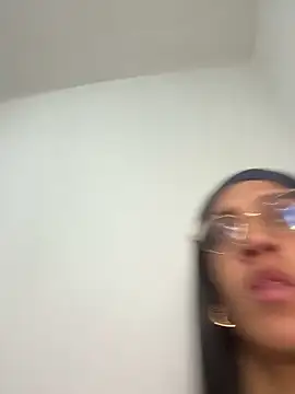 ValentinaEvanz online show from February 25, 2026, 6:17 pm