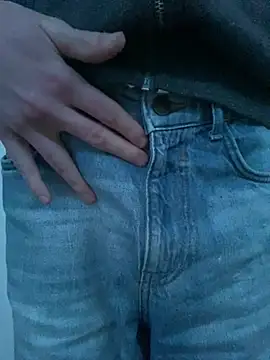 Snapshot of LittleGuy_2007 chatting on February 13, 2026, 9:44 pm LittleGuy 2007 online show from February 13, 2026, 9:44 pm