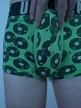 Snapshot of LittleGuy_2007 chatting on February 19, 2026, 12:17 am LittleGuy 2007 online show from February 19, 2026, 12:17 am